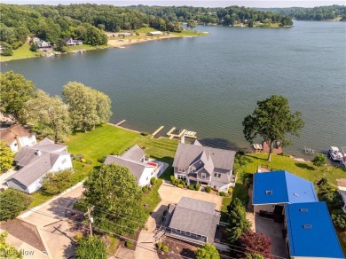 This 3-bedroom, 1-bath lakefront cottage offers the perfect on Lake Mohawk Golf Club in Ohio - for sale on GolfHomes.com, golf home, golf lot
