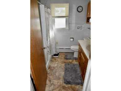 Welcome to this delightful two-bedroom, two-bath ranch-style on Sibley Golf And Country Club in Iowa - for sale on GolfHomes.com, golf home, golf lot