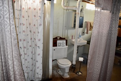 Welcome to this delightful two-bedroom, two-bath ranch-style on Sibley Golf And Country Club in Iowa - for sale on GolfHomes.com, golf home, golf lot