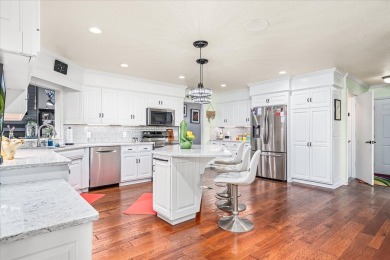 MOTIVATED SELLER! Priced $90,000 below appraisal! This stunning on Heatherhurst Golf Course in Tennessee - for sale on GolfHomes.com, golf home, golf lot