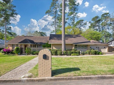 Beautiful custom home in prestigious Crown Colony Subdivision on Crown Colony Country Club in Texas - for sale on GolfHomes.com, golf home, golf lot