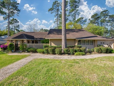 Beautiful custom home in prestigious Crown Colony Subdivision on Crown Colony Country Club in Texas - for sale on GolfHomes.com, golf home, golf lot