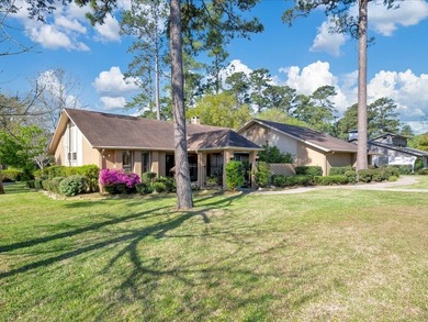 Beautiful custom home in prestigious Crown Colony Subdivision on Crown Colony Country Club in Texas - for sale on GolfHomes.com, golf home, golf lot