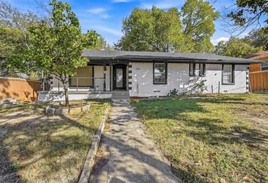 This beautifully renovated house features 2 primary bedrooms, 2 on Cedar Crest Golf Course in Texas - for sale on GolfHomes.com, golf home, golf lot