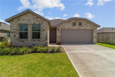 8007 Lakeway, Navasota, TX - a stunning 4-bedroom, 2-bath home on Pecan Lakes Golf Club in Texas - for sale on GolfHomes.com, golf home, golf lot