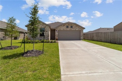 8007 Lakeway, Navasota, TX - a stunning 4-bedroom, 2-bath home on Pecan Lakes Golf Club in Texas - for sale on GolfHomes.com, golf home, golf lot