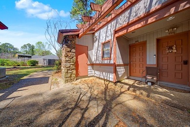 Welcome to easy living in the desirable Rayburn Country on Rayburn Country Club in Texas - for sale on GolfHomes.com, golf home, golf lot