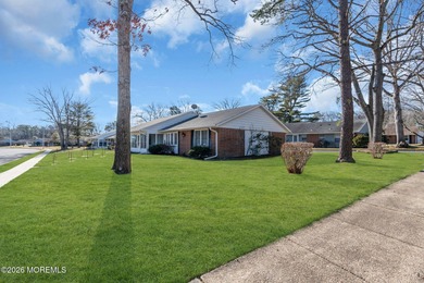 This popular Baronet is move in ready, features, New Water on Greenbriar Woodlands in New Jersey - for sale on GolfHomes.com, golf home, golf lot