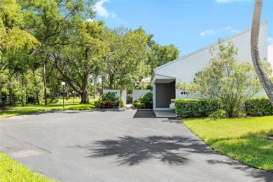 This is truly a rare find in Carrollwood Village--3 Bedroom,2 on Carrollwood Country Club in Florida - for sale on GolfHomes.com, golf home, golf lot
