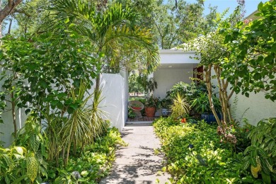 This is truly a rare find in Carrollwood Village--3 Bedroom,2 on Carrollwood Country Club in Florida - for sale on GolfHomes.com, golf home, golf lot