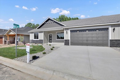 Beautiful Pro Made condo in gated community, discover the on Deer Park Golf Club in Washington - for sale on GolfHomes.com, golf home, golf lot