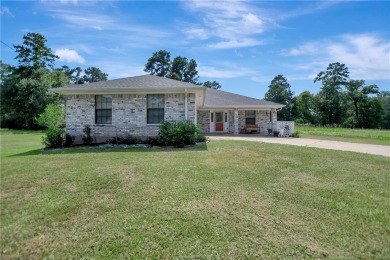 Discover this gorgeous 3-bedroom, 2-bathroom home in the coveted on Whispering Pines Golf Club in Texas - for sale on GolfHomes.com, golf home, golf lot