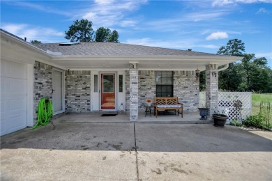 Discover this gorgeous 3-bedroom, 2-bathroom home in the coveted on Whispering Pines Golf Club in Texas - for sale on GolfHomes.com, golf home, golf lot