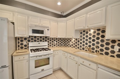 Immaculate Medici Model 2-bedroom, 2.5-bath (Primary on the on The Greens At Half Hollow in New York - for sale on GolfHomes.com, golf home, golf lot