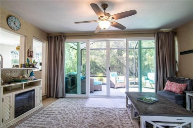 MOTIVATED SELLER SAYS BRING AN OFFER! REDUCED! MOVE IN on Sabal Springs Golf and Racquet Club in Florida - for sale on GolfHomes.com, golf home, golf lot