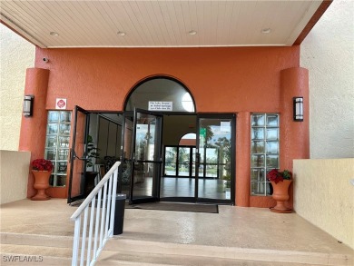 MOTIVATED SELLER SAYS BRING AN OFFER! REDUCED! MOVE IN on Sabal Springs Golf and Racquet Club in Florida - for sale on GolfHomes.com, golf home, golf lot