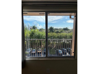 INVESTORS' DREAM - NO RENTAL WAITING PERIOD! Spacious 2BR/2BA, 1 on Flamingo Lakes Country Club in Florida - for sale on GolfHomes.com, golf home, golf lot