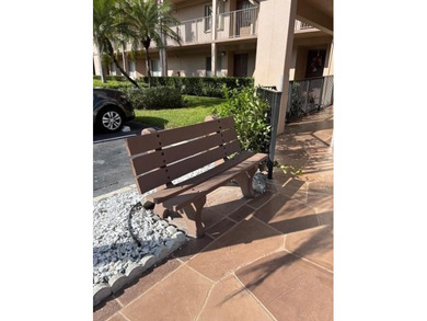 INVESTORS' DREAM - NO RENTAL WAITING PERIOD! Spacious 2BR/2BA, 1 on Flamingo Lakes Country Club in Florida - for sale on GolfHomes.com, golf home, golf lot