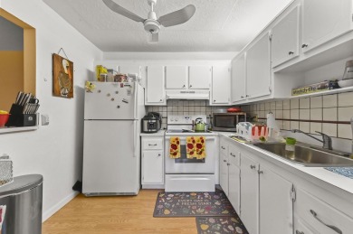 Light and bright corner unit second floor in walking distance to on Kings Point Golf -Flanders Way in Florida - for sale on GolfHomes.com, golf home, golf lot