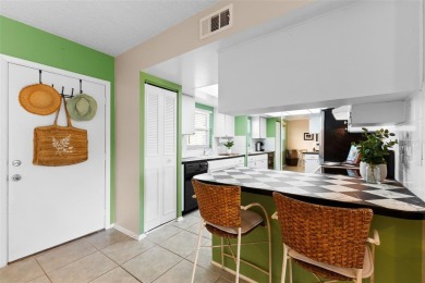Experience easy Florida living in this bright and spacious on Tarpon Springs Golf Course in Florida - for sale on GolfHomes.com, golf home, golf lot