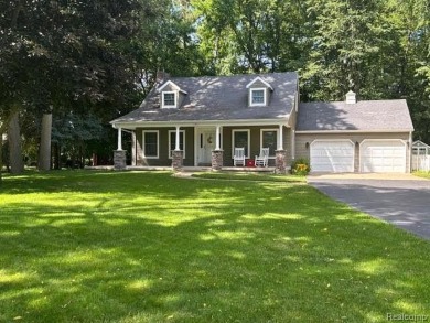 The charm and care given to this home is evident the moment you on Caro Golf Club in Michigan - for sale on GolfHomes.com, golf home, golf lot