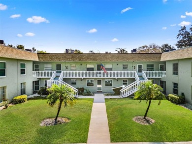 Experience easy Florida living in this bright and spacious on Tarpon Springs Golf Course in Florida - for sale on GolfHomes.com, golf home, golf lot