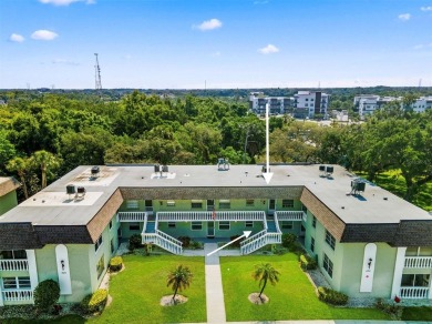 Experience easy Florida living in this bright and spacious on Tarpon Springs Golf Course in Florida - for sale on GolfHomes.com, golf home, golf lot