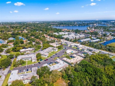 Experience easy Florida living in this bright and spacious on Tarpon Springs Golf Course in Florida - for sale on GolfHomes.com, golf home, golf lot