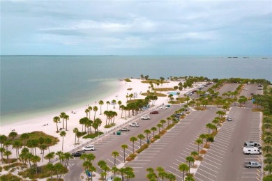 Experience easy Florida living in this bright and spacious on Tarpon Springs Golf Course in Florida - for sale on GolfHomes.com, golf home, golf lot