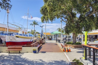 Experience easy Florida living in this bright and spacious on Tarpon Springs Golf Course in Florida - for sale on GolfHomes.com, golf home, golf lot