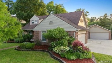 STUNNING DREAM HOME! Custom built for the family that loves to on Riverview Highlands Golf Club  in Michigan - for sale on GolfHomes.com, golf home, golf lot