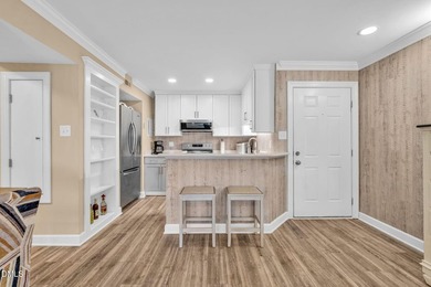 THE MOORINGS Unit 12 is a highly sought-after GROUND FLOOR unit on Kinderton Country Club in Virginia - for sale on GolfHomes.com, golf home, golf lot