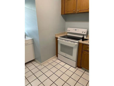 Welcome To Stuart Florida ,Perfect Location! 1 Bedroom 1 Bath on Monterey Yacht and Country Club in Florida - for sale on GolfHomes.com, golf home, golf lot