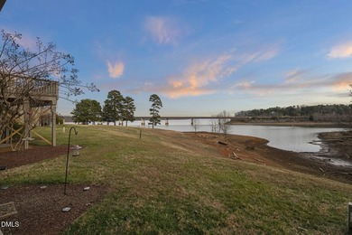 THE MOORINGS Unit 12 is a highly sought-after GROUND FLOOR unit on Kinderton Country Club in Virginia - for sale on GolfHomes.com, golf home, golf lot