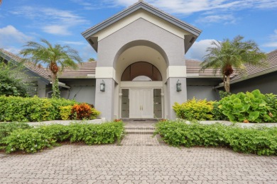 BEAUTIFUL LAKE VIEWS. SITUATED ON CUL-DE-SAC. NEEDS TENDER on  in Florida - for sale on GolfHomes.com, golf home, golf lot