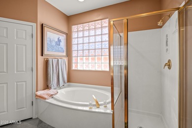 An attractive compact low maintenance single level 3 bedroom 2 on Oakcreek Country Club in Arizona - for sale on GolfHomes.com, golf home, golf lot