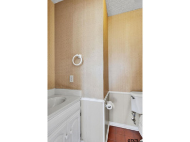 Enjoy all the amenities that Hide Away has to offer and this on Hide-A-Way Lake Golf Course in Texas - for sale on GolfHomes.com, golf home, golf lot