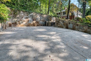 ABSOLUTE SHOW STOPPER w/ TIMELESS CHARM & SOPHISTICATION! on Anniston Country Club in Alabama - for sale on GolfHomes.com, golf home, golf lot