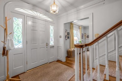 Welcome to this charming 1.5-story home in the highly on Idle Hour Country Club in Kentucky - for sale on GolfHomes.com, golf home, golf lot