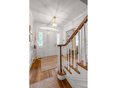 Welcome to this charming 1.5-story home in the highly on Idle Hour Country Club in Kentucky - for sale on GolfHomes.com, golf home, golf lot