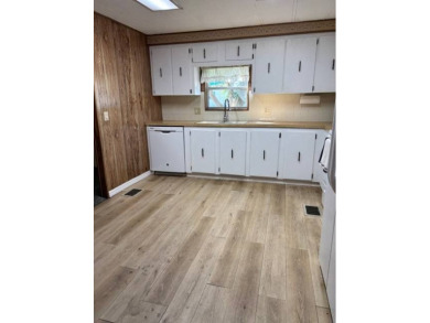 Great Opportunity in this Premier Ocala 55+ Community! Gorgeous on Rolling Greens Executive Golf Community in Florida - for sale on GolfHomes.com, golf home, golf lot