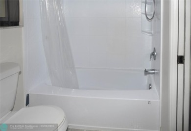 MOTIVATED SELLERS! Bring your offer to this spacious low priced on Oaks Country Club in Florida - for sale on GolfHomes.com, golf home, golf lot