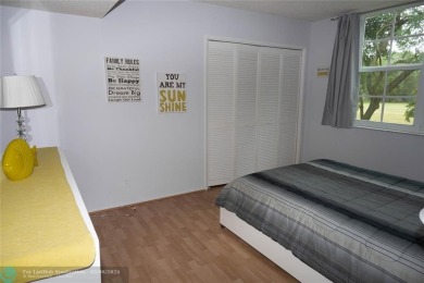 MOTIVATED SELLERS! Bring your offer to this spacious low priced on Oaks Country Club in Florida - for sale on GolfHomes.com, golf home, golf lot