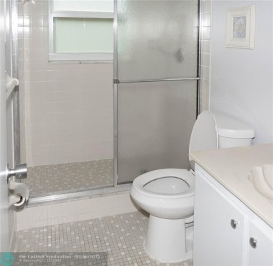 MOTIVATED SELLERS! Bring your offer to this spacious low priced on Oaks Country Club in Florida - for sale on GolfHomes.com, golf home, golf lot