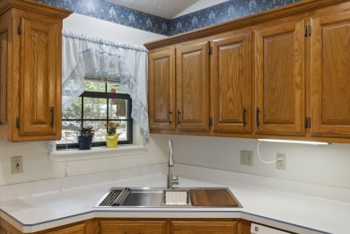 NEW LISTING! All offers due by Tuesday at 5:00 PM! This charming on Coronado Golf Course in Arkansas - for sale on GolfHomes.com, golf home, golf lot
