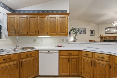 NEW LISTING! All offers due by Tuesday at 5:00 PM! This charming on Coronado Golf Course in Arkansas - for sale on GolfHomes.com, golf home, golf lot