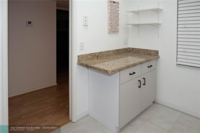 MOTIVATED SELLERS! Bring your offer to this spacious low priced on Oaks Country Club in Florida - for sale on GolfHomes.com, golf home, golf lot