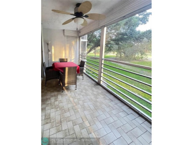 MOTIVATED SELLERS! Bring your offer to this spacious low priced on Oaks Country Club in Florida - for sale on GolfHomes.com, golf home, golf lot
