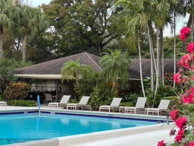 MOTIVATED SELLERS! Bring your offer to this spacious low priced on Oaks Country Club in Florida - for sale on GolfHomes.com, golf home, golf lot
