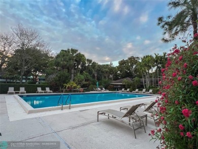 MOTIVATED SELLERS! Bring your offer to this spacious low priced on Oaks Country Club in Florida - for sale on GolfHomes.com, golf home, golf lot